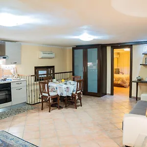 Domus Ugo Apartment Naples